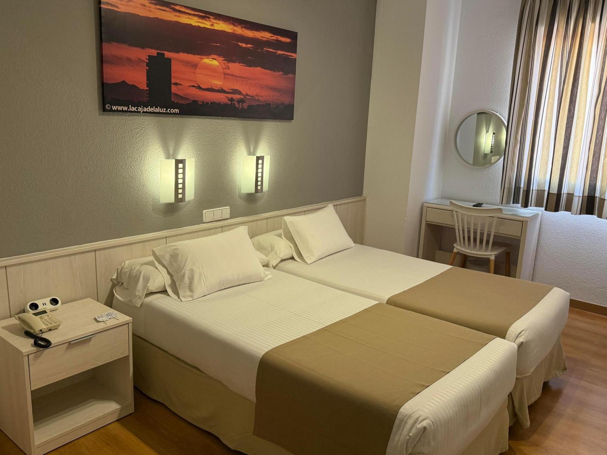 Hotel Neptuno Сан-Педро-дель-Пинатар Номер фото